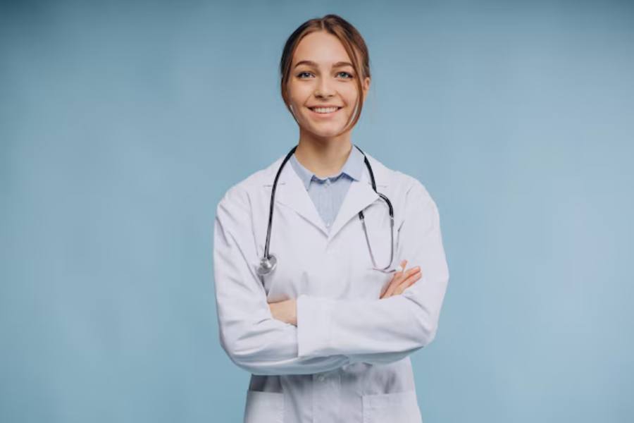  بهترین رشته های پزشکی برای خانم ها 
